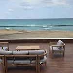 Ocean\'S Edge